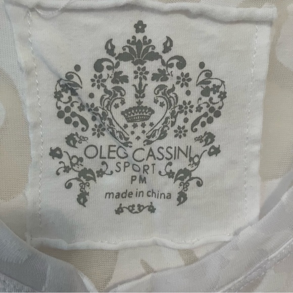 Oleg Cassini Women’s Sheer White T-shirt Monochrome Leopard Petite M Cap Sleeve - Picture 2 of 6